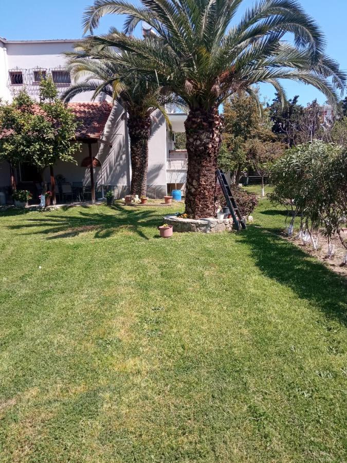 Sofia'S Garden Apartment Néa Péramos Bagian luar foto