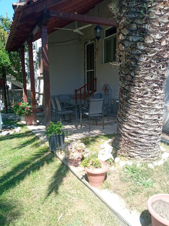 Sofia'S Garden Apartment Néa Péramos Bagian luar foto