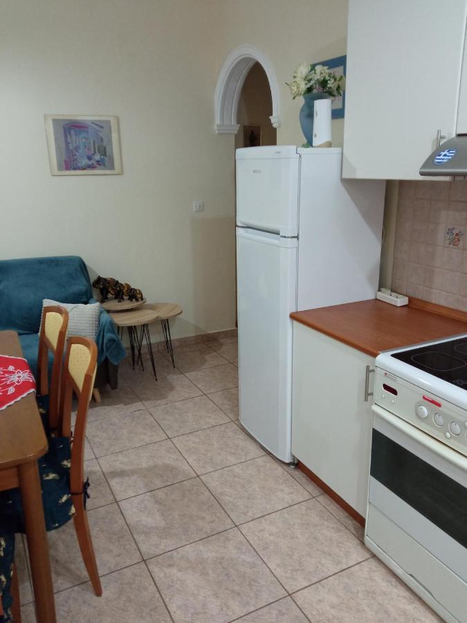Sofia'S Garden Apartment Néa Péramos Bagian luar foto